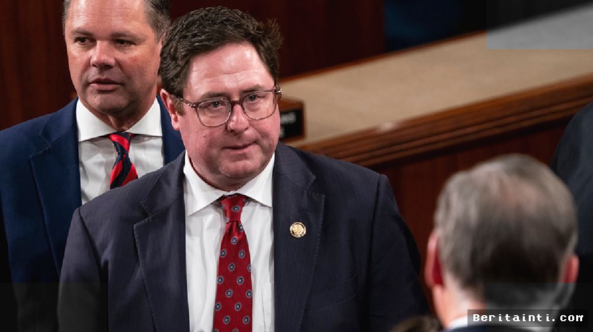 WASHINGTON — Mike Flood Utamakan Anggaran Militer Dibanding Dividen Trump
