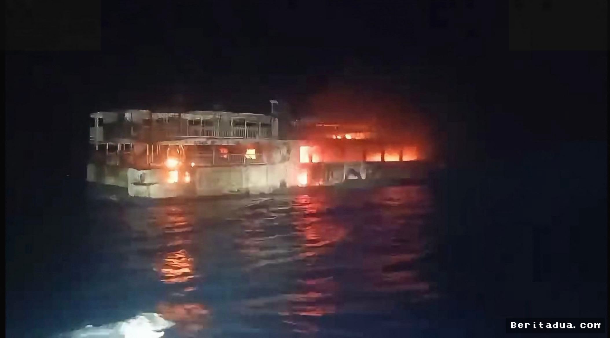 FILIPINA — Kebakaran Feri di Palawan Menewaskan Lima Orang