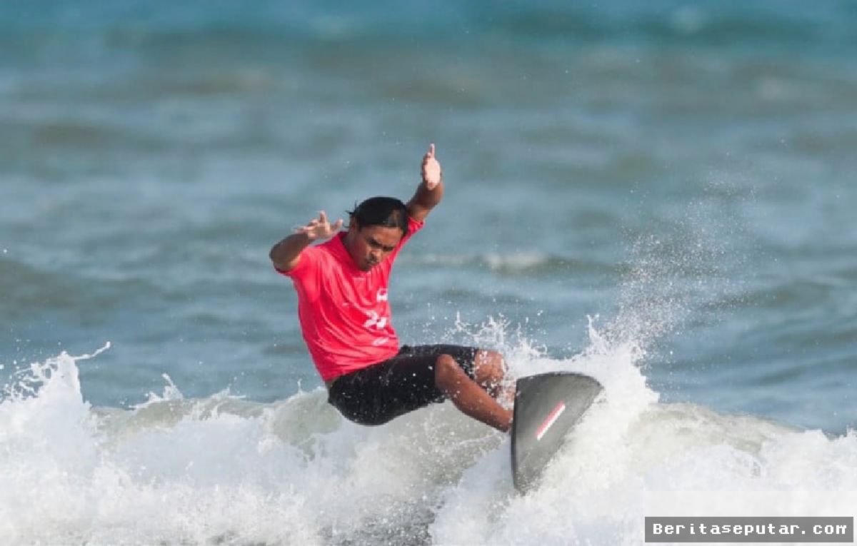 I Made Pajar Ariyana Sabet Perak Selancar Asian Games