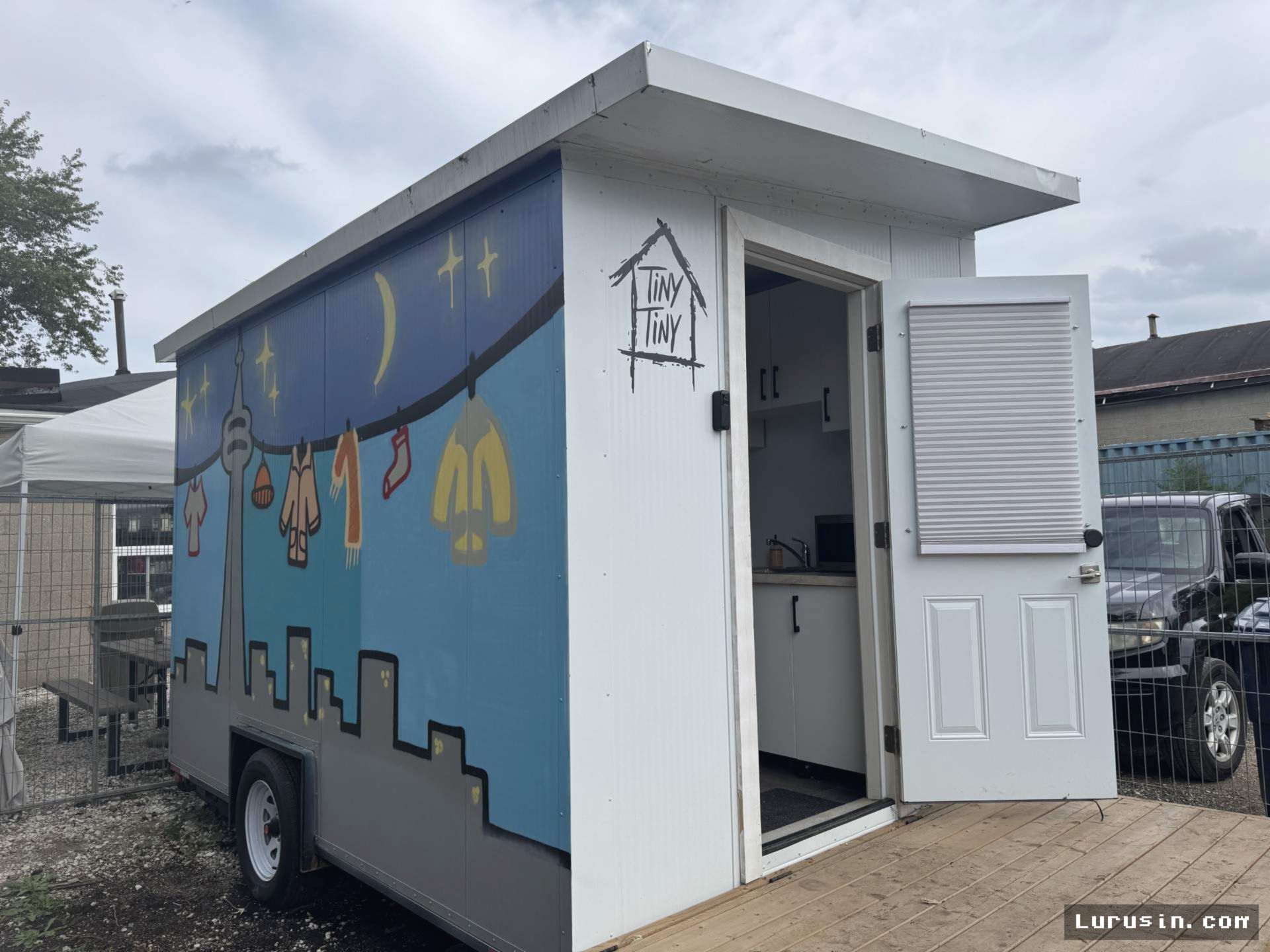 TORONTO — Pria Kanada Bangun Kampung Rumah Mikro Bagi Tuna Wisma