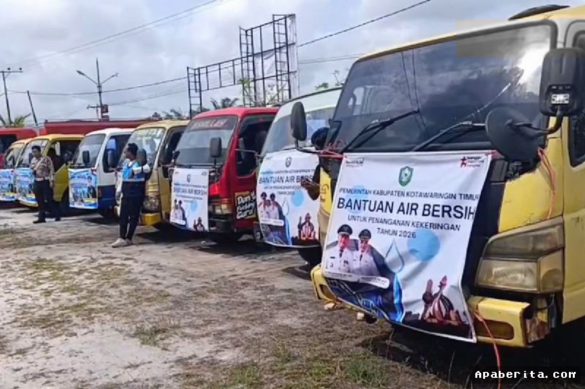 Pemkab Kotim Salurkan Ribuan Liter Air Bersih ke Wilayah Pesisir