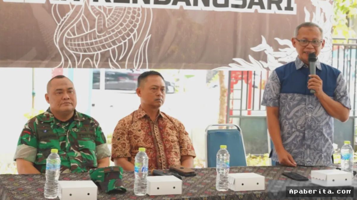 SURABAYA — PT SIER dan Pemkot Tebus Ijazah Tiga Siswa