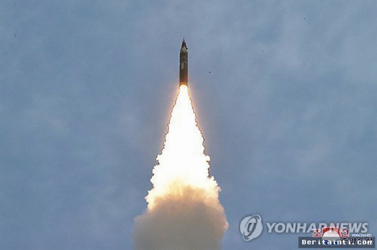 Korea Utara Tembakkan Rentetan Rudal Balistik ke Laut Timur