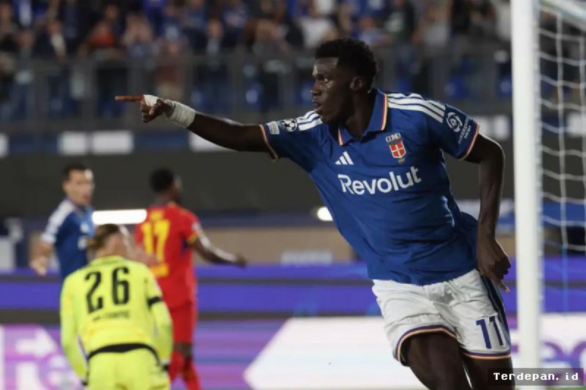 COMO — Como 1907 Bantai RB Leipzig 4-1 di Liga Champions