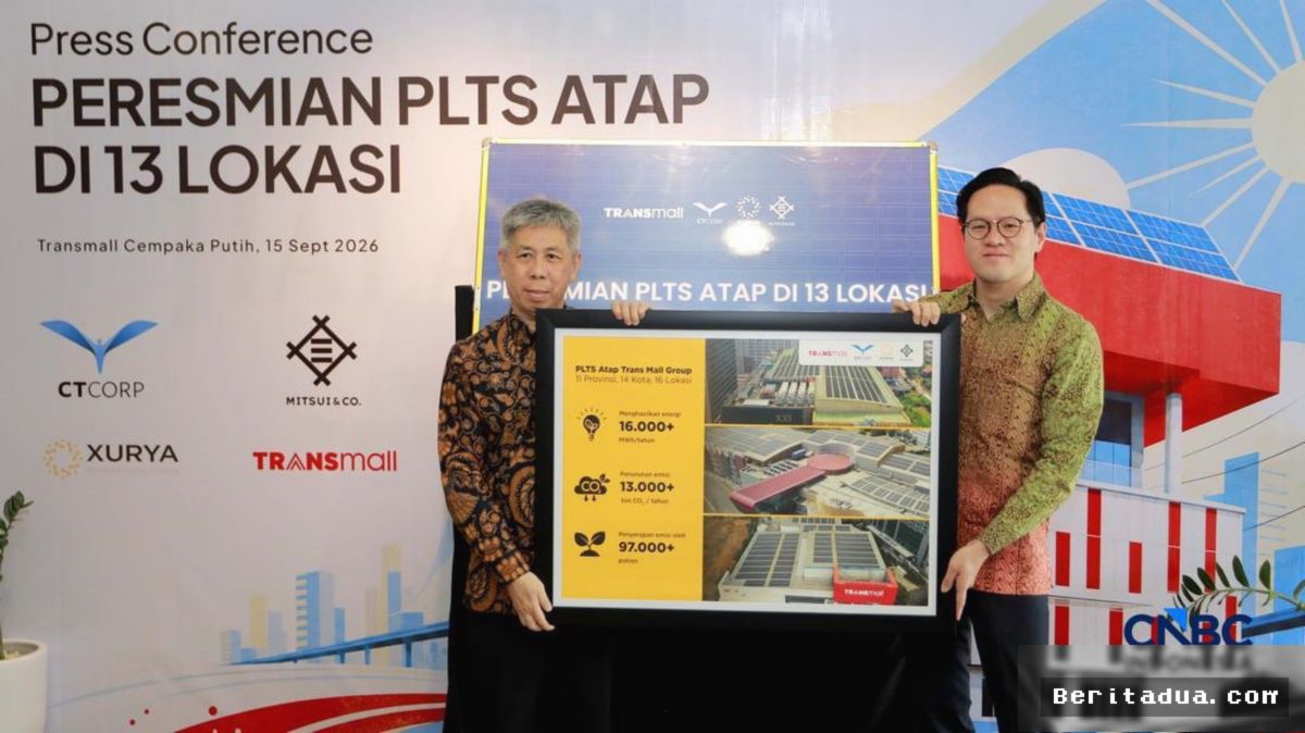 JAKARTA — Transmart Resmikan PLTS Atap 13 Gerai Pelopor Green Retail