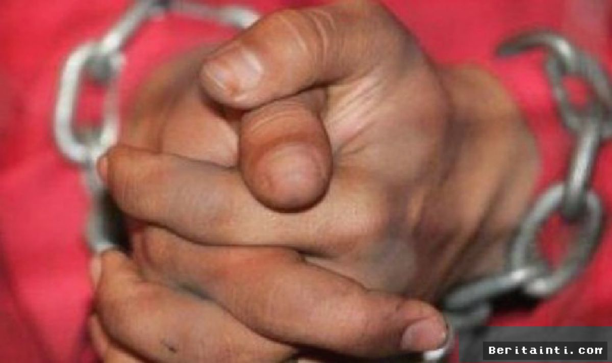 Imigrasi Cirebon Deportasi WNA Asal Inggris Akibat Pelanggaran Izin Tinggal