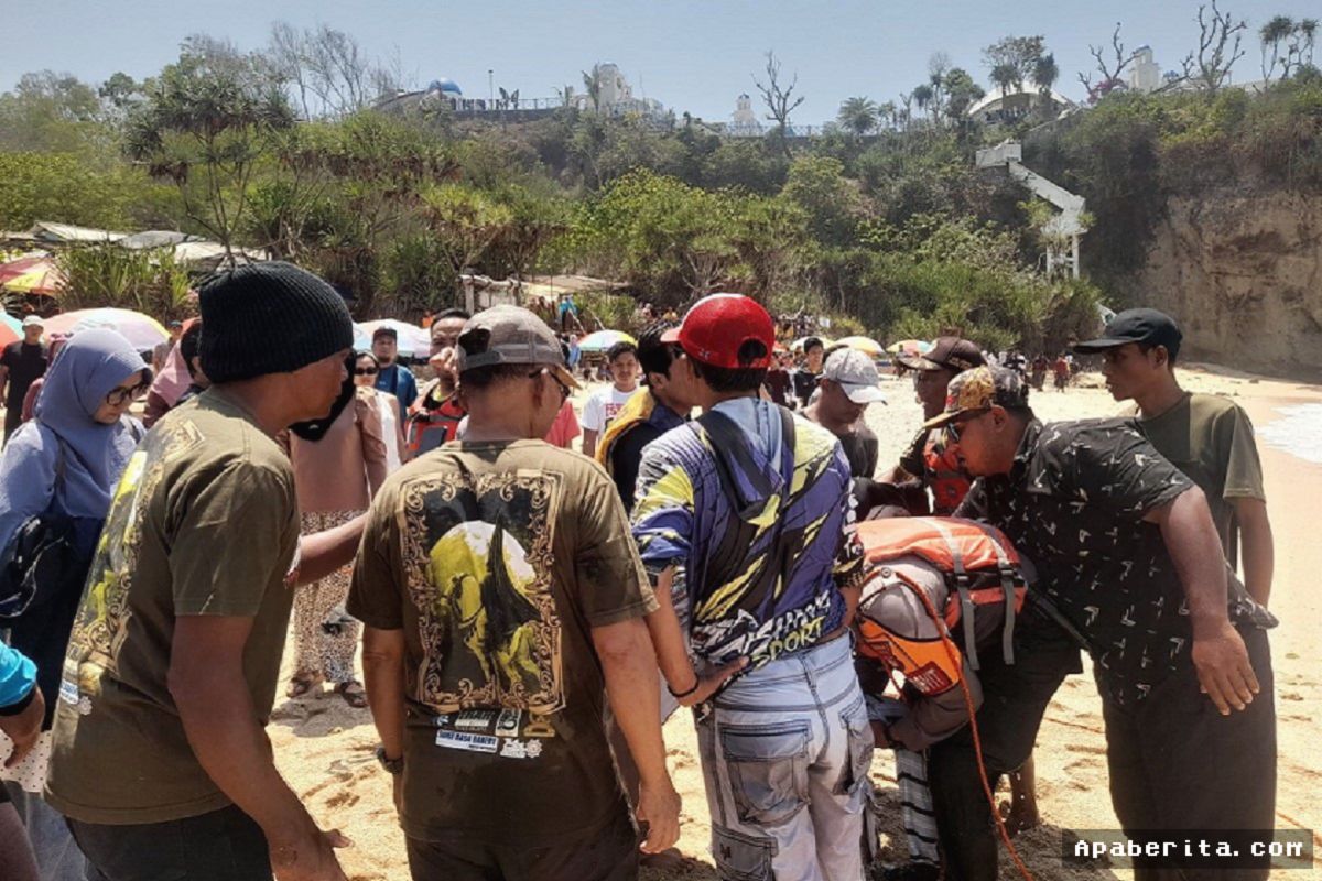 Empat Wisatawan Terseret Ombak Pantai Jungwok Gunungkidul, Satu Meninggal Dunia