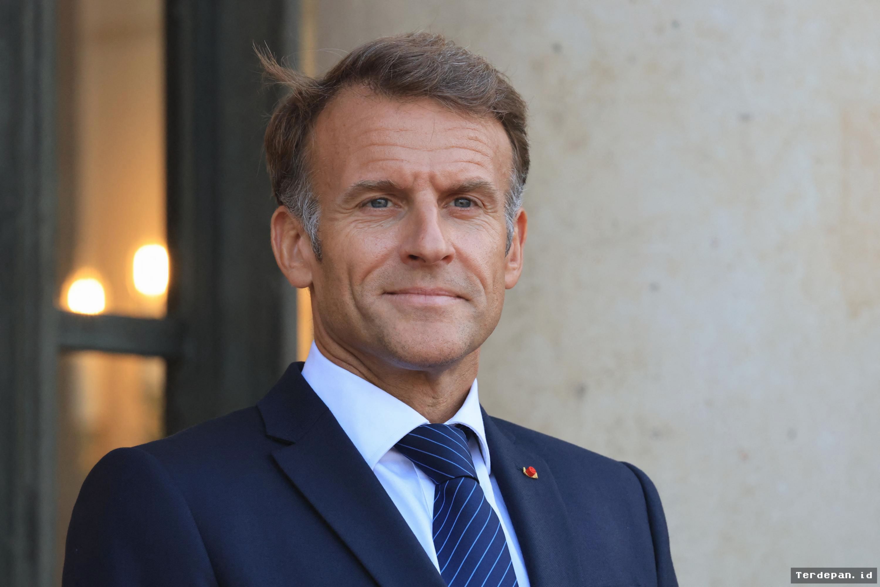 PARIS — Macron Kumpulkan Pemimpin Partai Atasi Lonjakan Harga Bahan Bakar