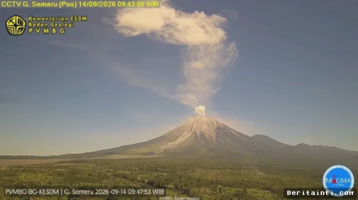 Gunung Semeru Erupsi Empat Kali Disertai Suara Gemuruh Kuat