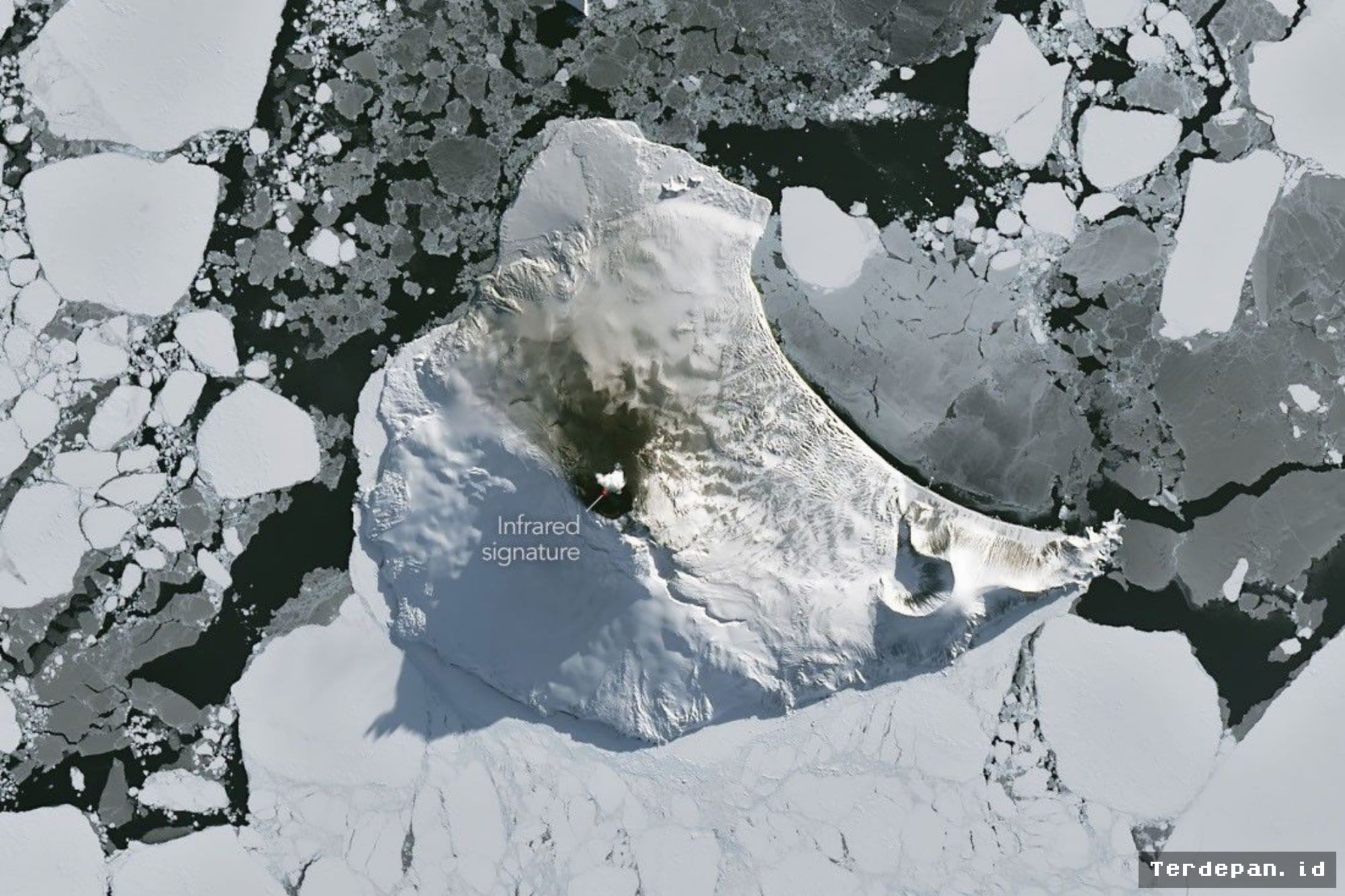 Satelit NASA Deteksi Aktivitas Vulkanik Aktif di Gunung Michael