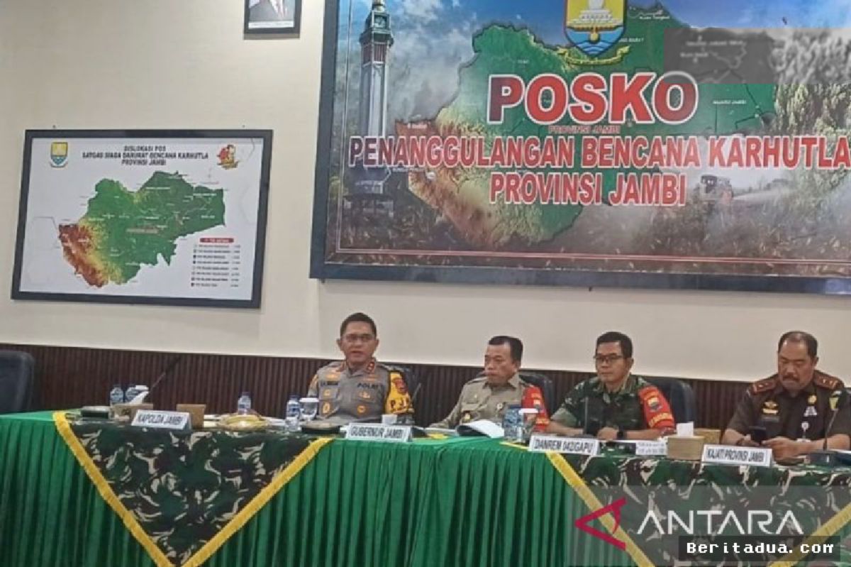 Satgas Karhutla Jambi Kerahkan Alat Berat Tembus Kebakaran TN Berbak
