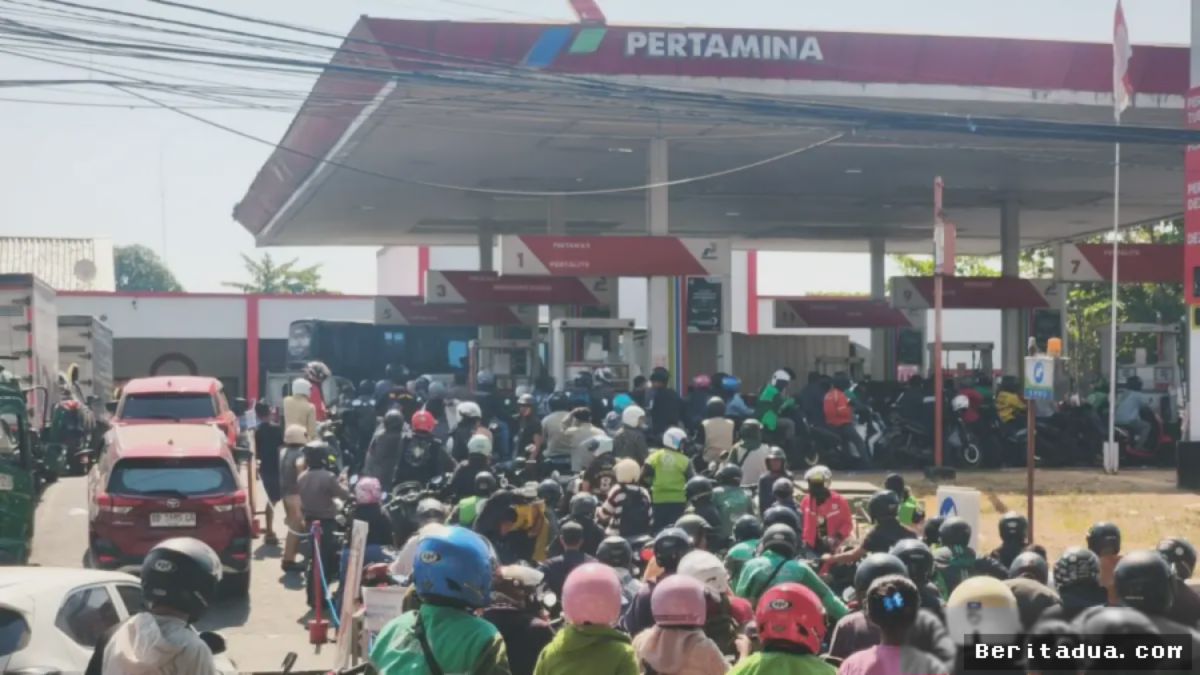 MAKASSAR — Pertamina Tambah SPBU Modular Urai Antrean BBM