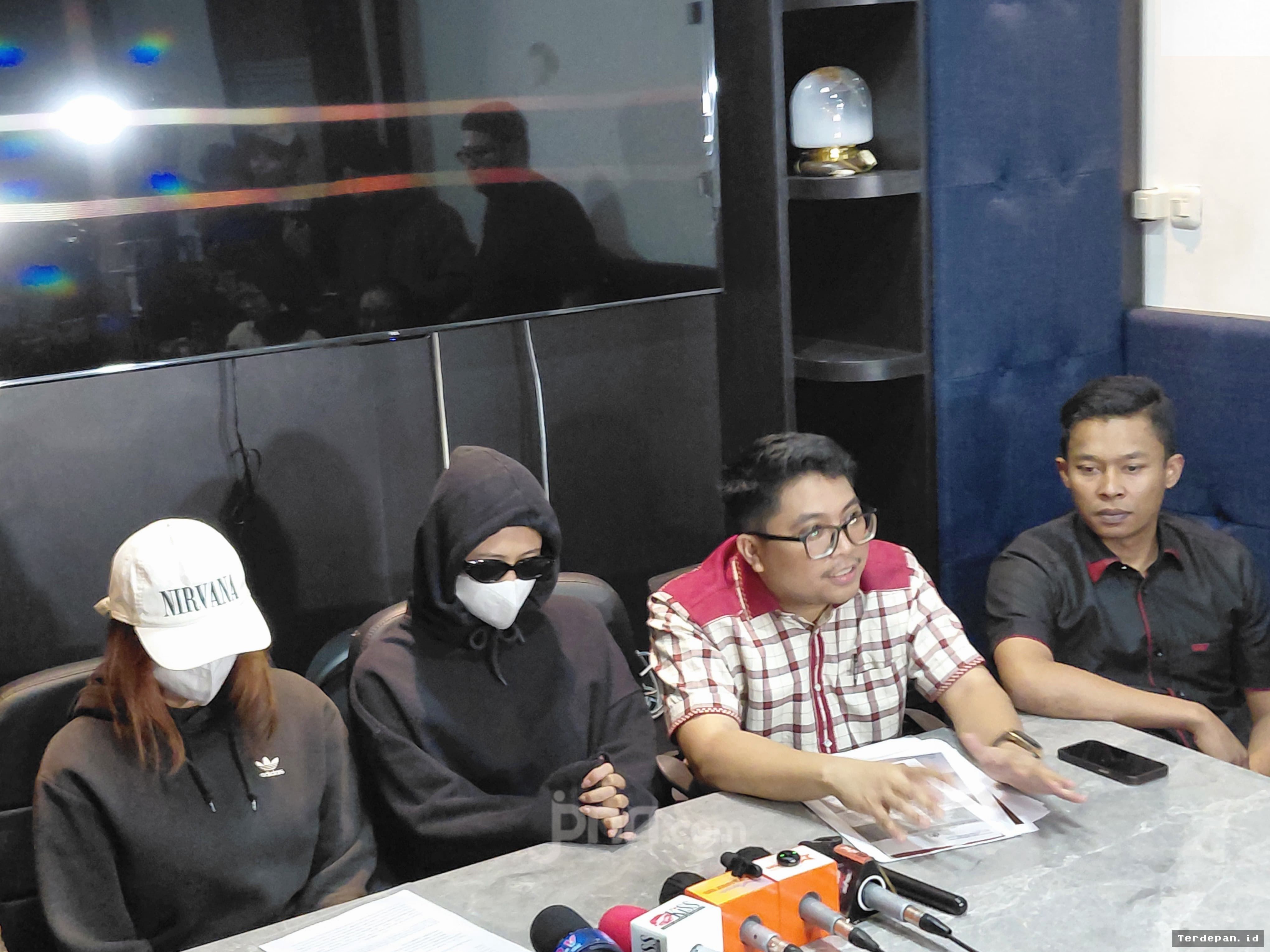 JAKARTA — Korban ANW Ungkap Kronologi Dugaan Kekerasan Seksual Betrand Peto