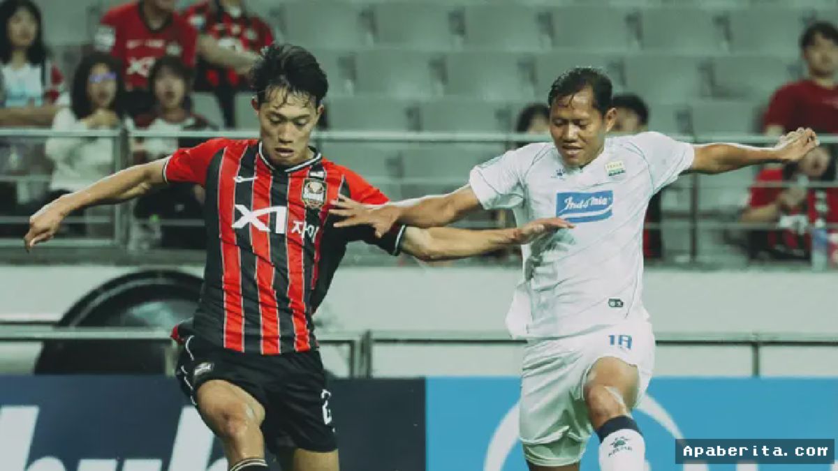 Adam Alis Tampil Gemilang Kawal Lini Tengah Persib Lawan FC Seoul