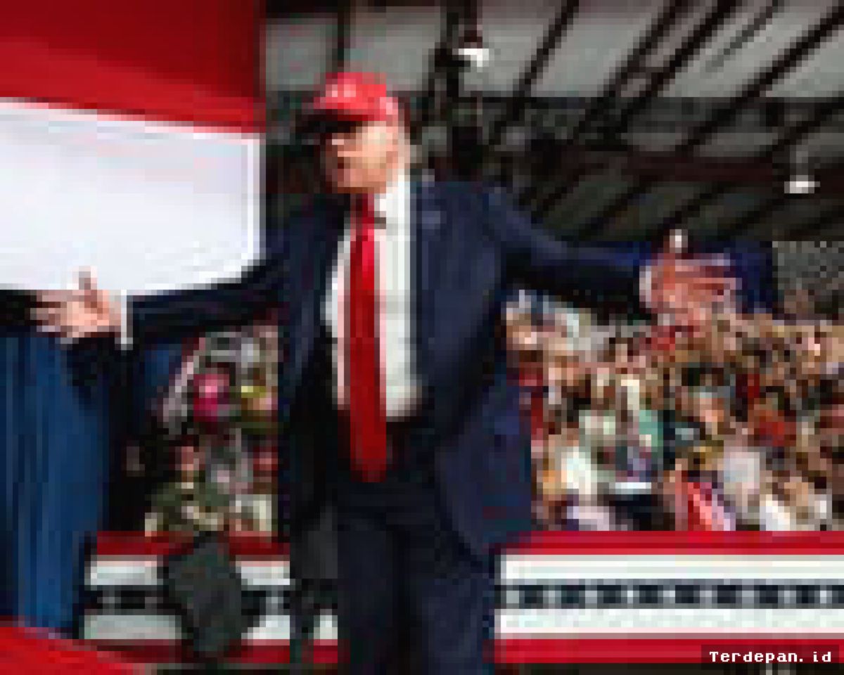 Trump Kampanye di Carolina Utara, Serukan Pendukung Menangkan Partai Republik