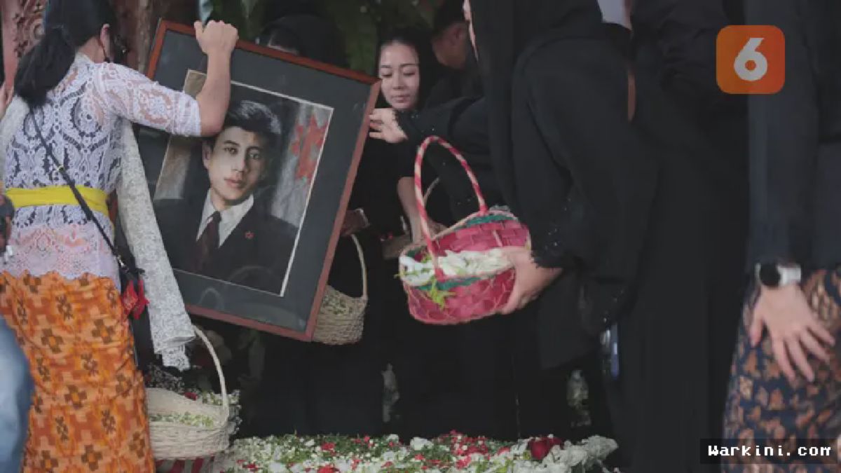 Guruh Soekarnoputra Dimakamkan Berdampingan dengan Fatmawati