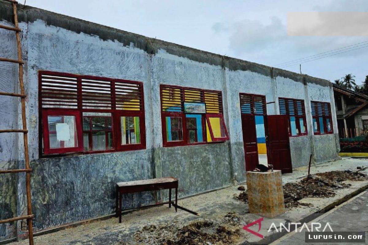Kemendikdas Revitalisasi 28 Sekolah Rusak di Kepulauan Anambas