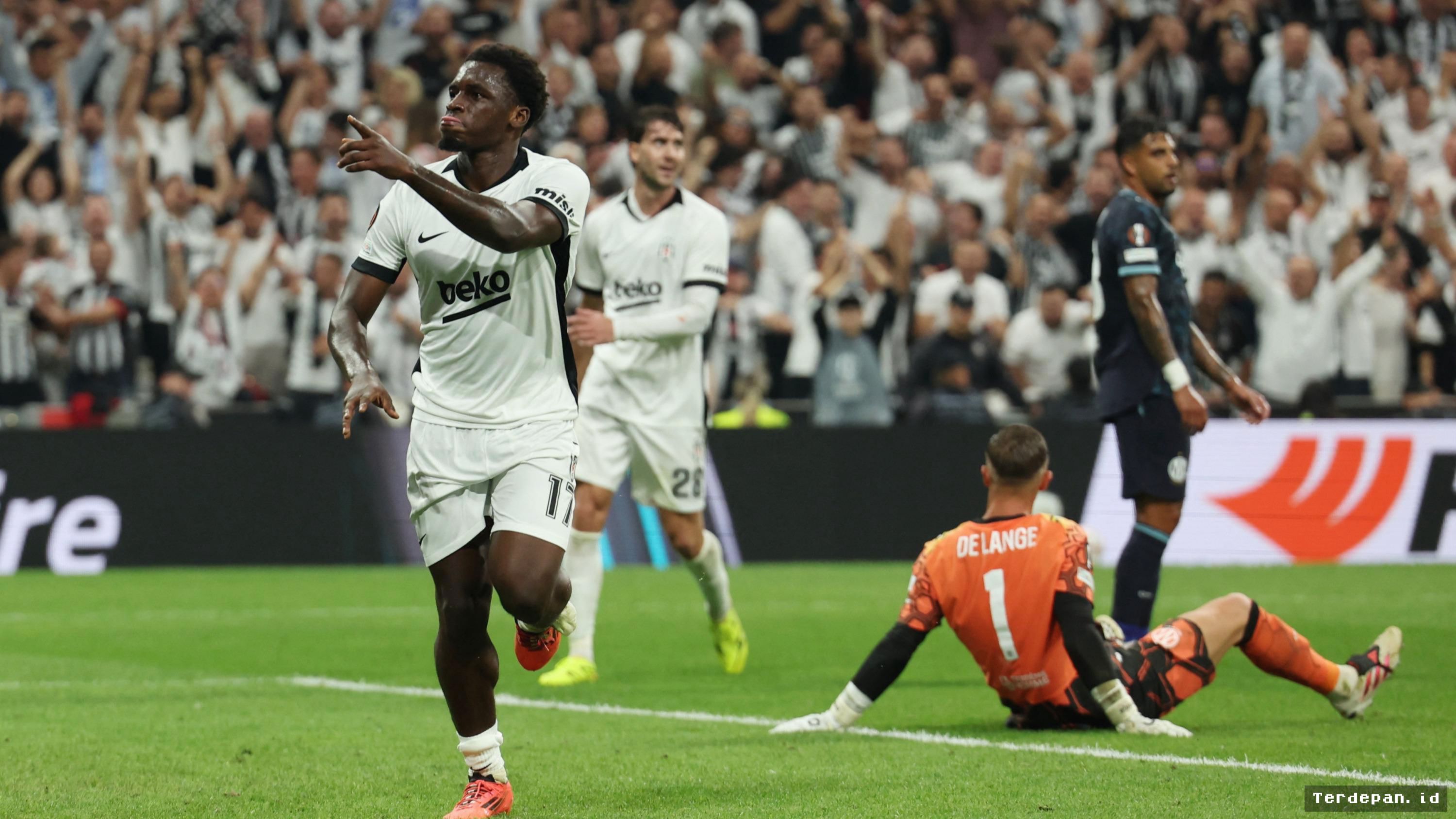ISTANBUL — Marseille Terpuruk Usai Dihantam Besiktas di Liga Europa