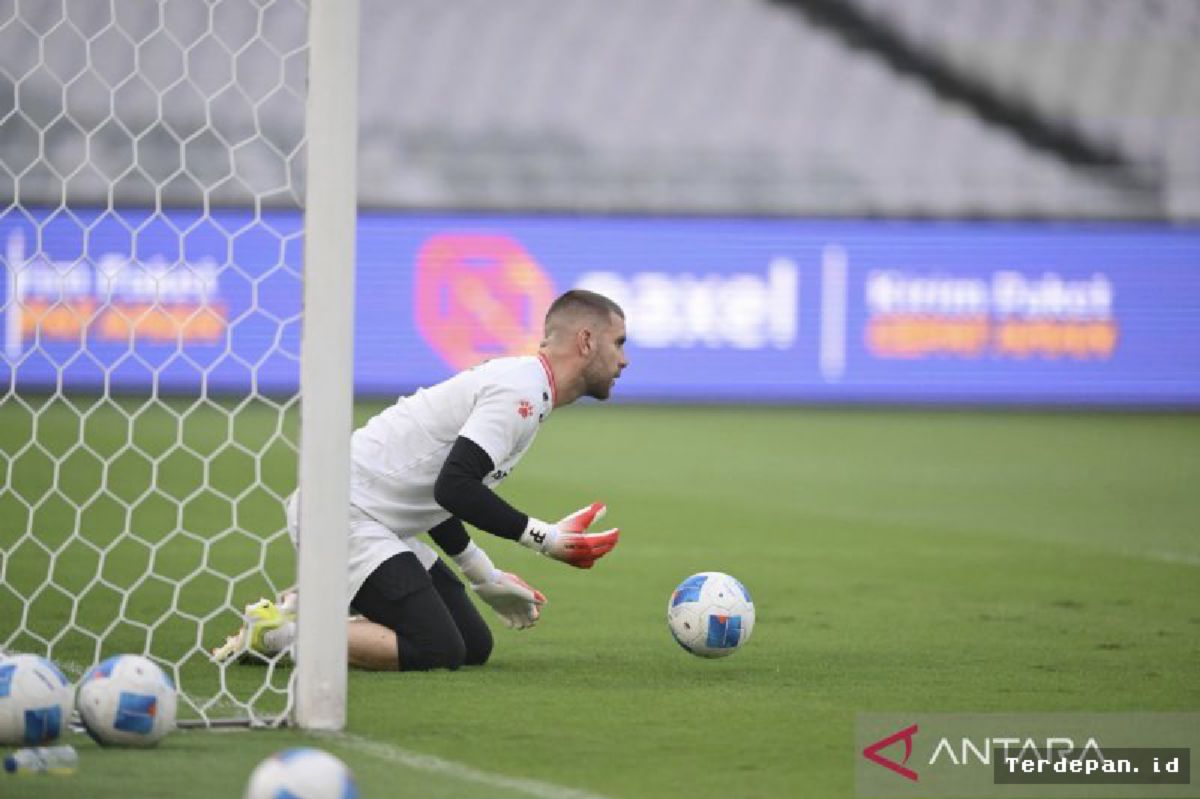 Maarten Paes dan Nathan Tjoe-A-On Tampil Impresif di Liga Belanda