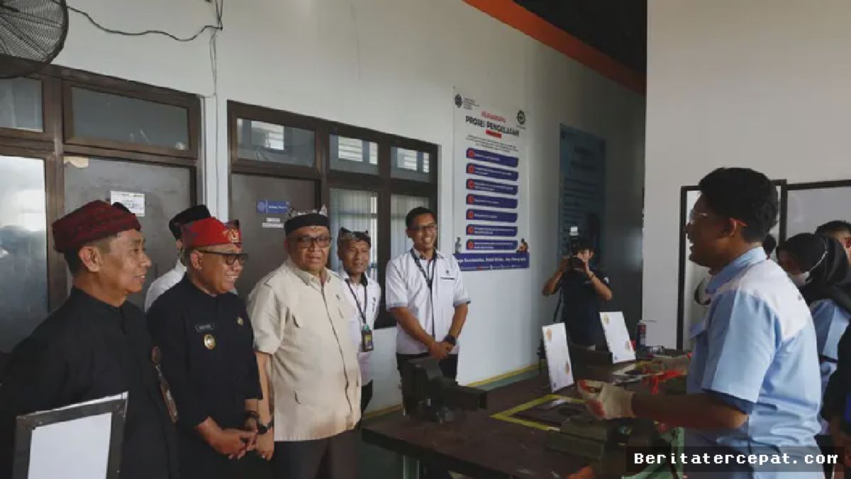 Wamenaker Afriansyah Noor Dorong Perluasan Kerja Sama Ketenagakerjaan di Banyuwangi