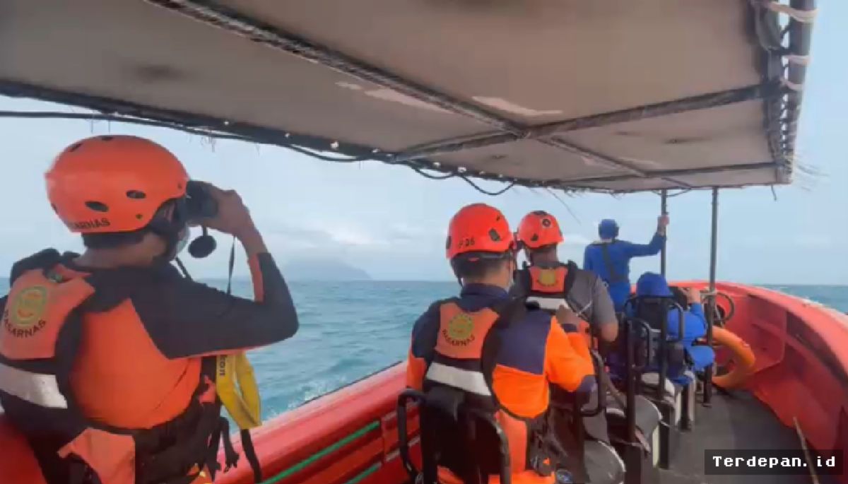 SELAT SUNDA — Keluarga Minta SAR Sisir Pulau Kecil Cari Jurnalis