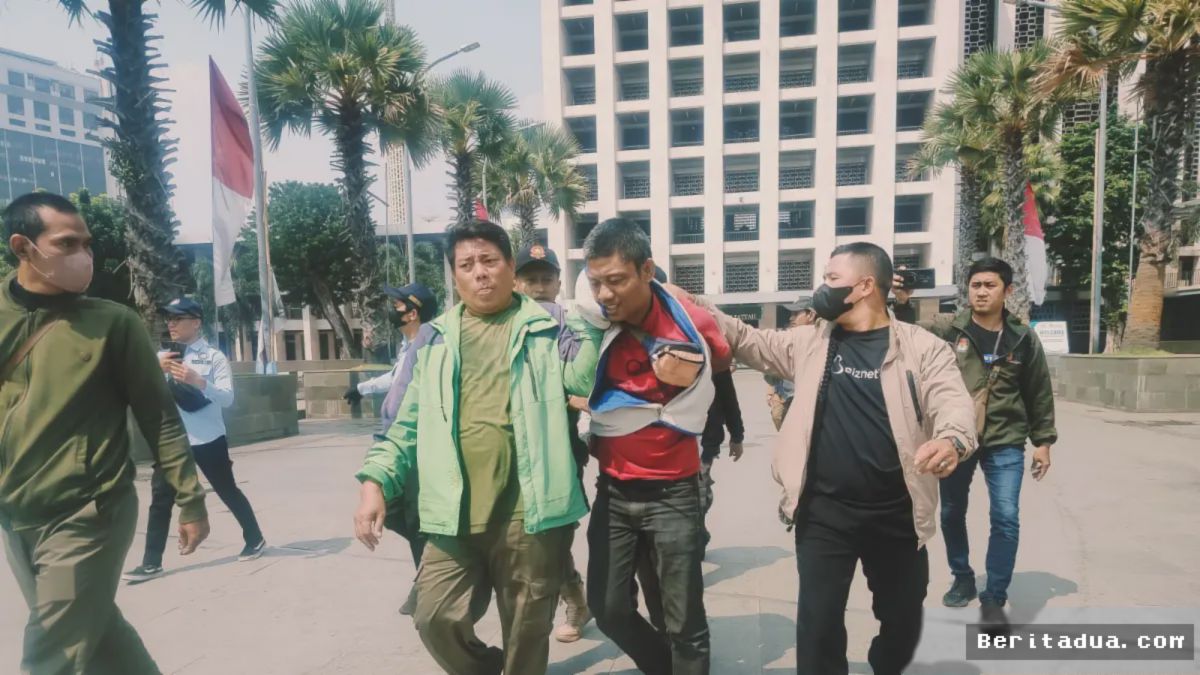 JAKARTA — Pemprov DKI Amankan 63 PMKS di Masjid Istiqlal