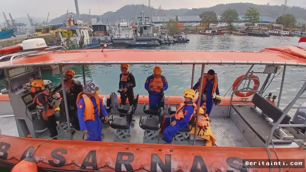 Basarnas Perpanjang Operasi Pencarian Delapan Korban di Selat Sunda