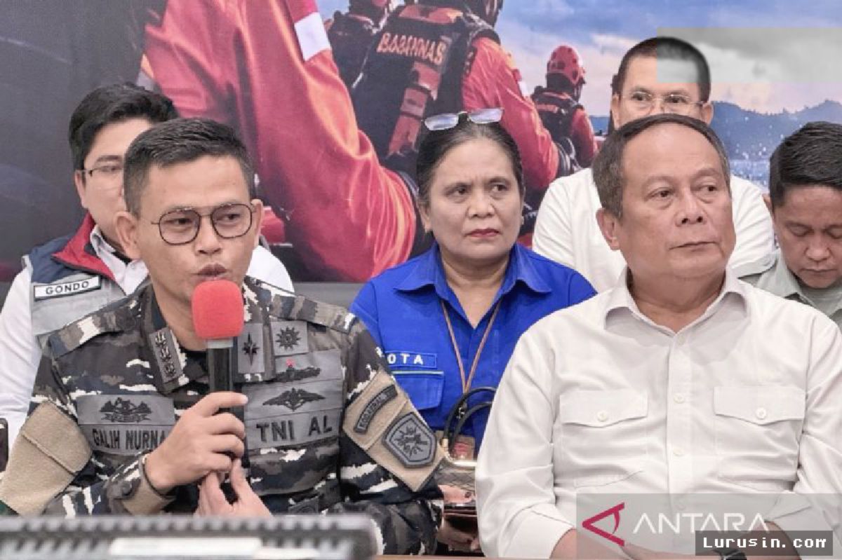 Lanal Banjarmasin Pasang Rambu Suar di Lokasi Tenggelamnya KM Virgo