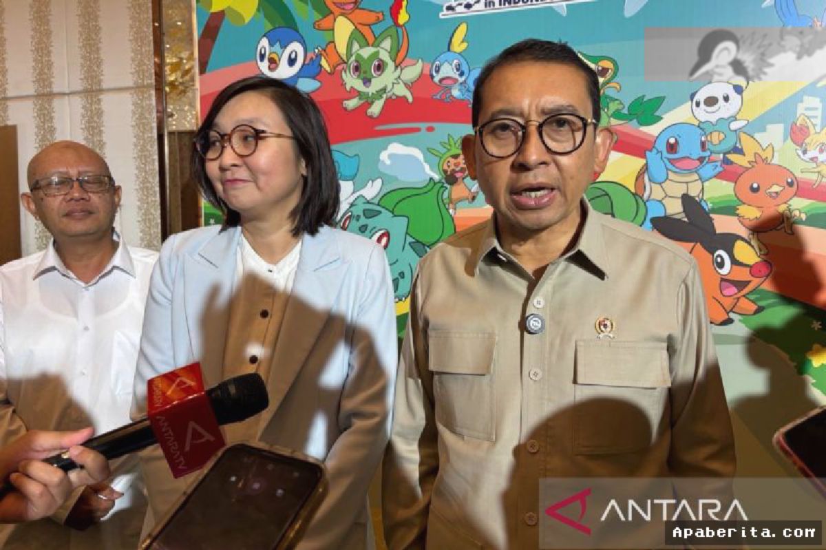 Kemenbud Terima Hibah Lukisan Karya Seniman Legendaris Otto dan Agus Djaya
