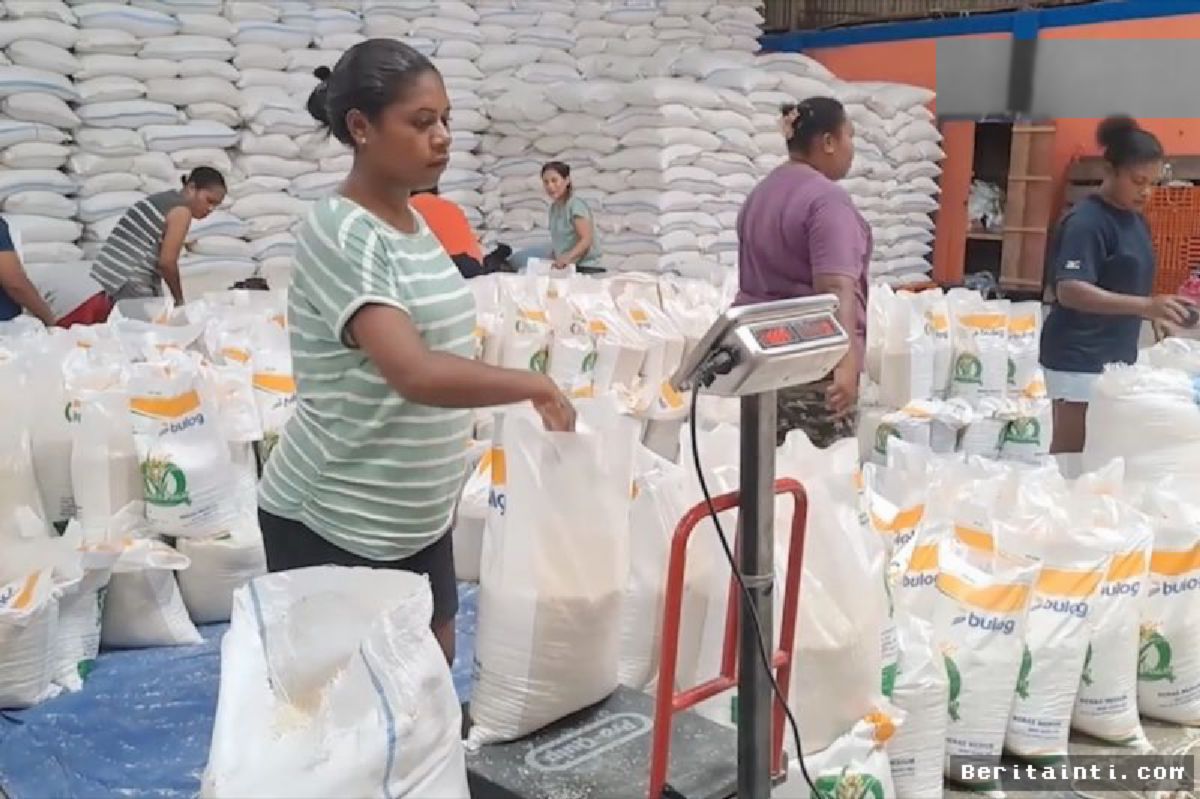 Bulog Papua Salurkan 14.995 Ton Beras Bantuan Pangan