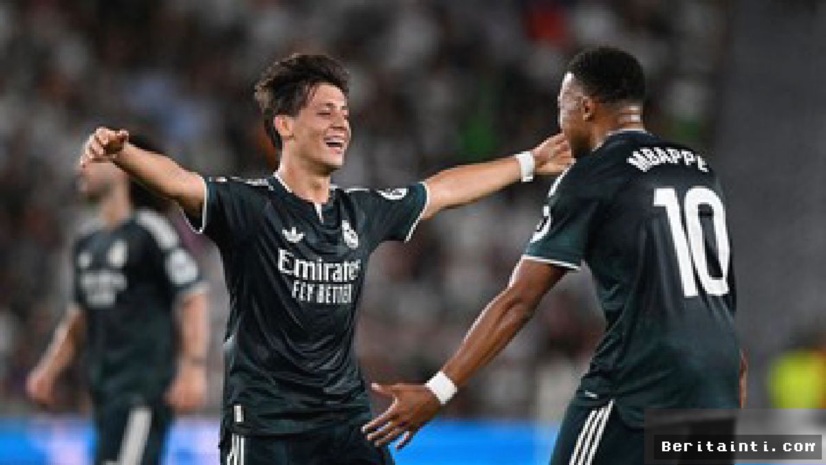 Real Madrid Tundukkan Elche 3-2 Lewat Gol Dramatis Injury Time