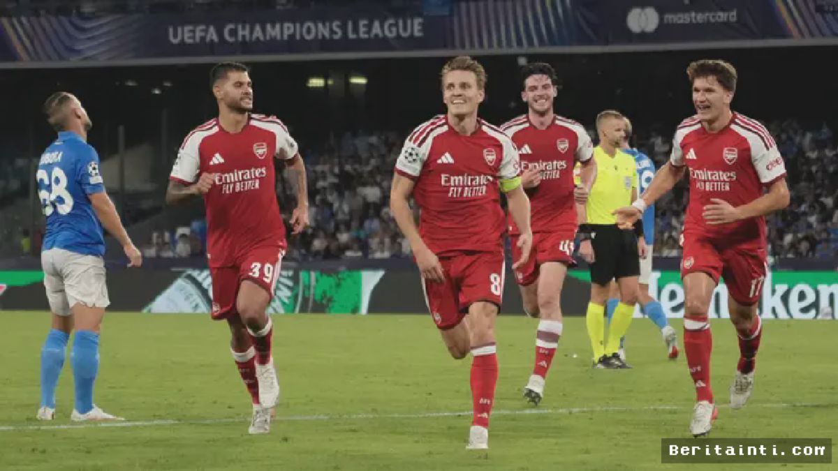 NAPLES — Arsenal Tundukkan Napoli Lewat Performa Gemilang Martin Odegaard