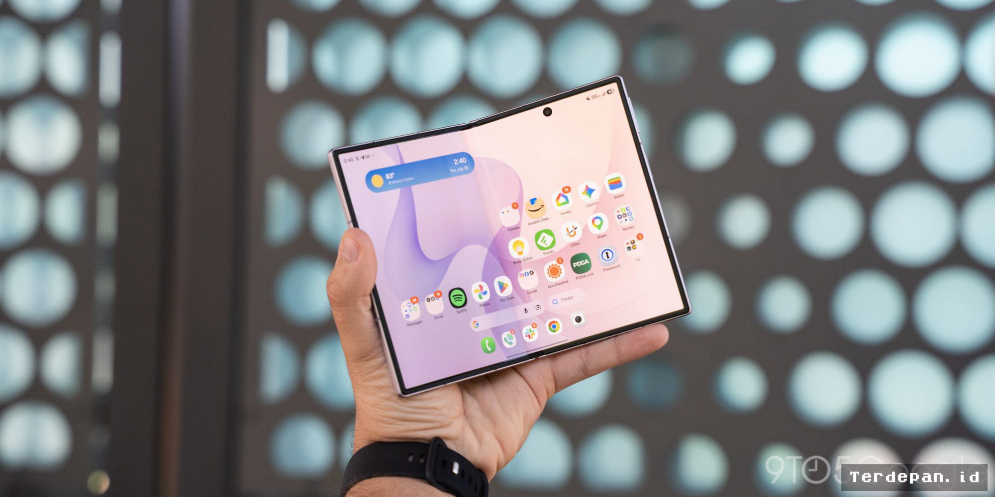 Samsung Klarifikasi Sudut Layar Galaxy Z Fold 8 Sengaja Dibuat Fleksibel