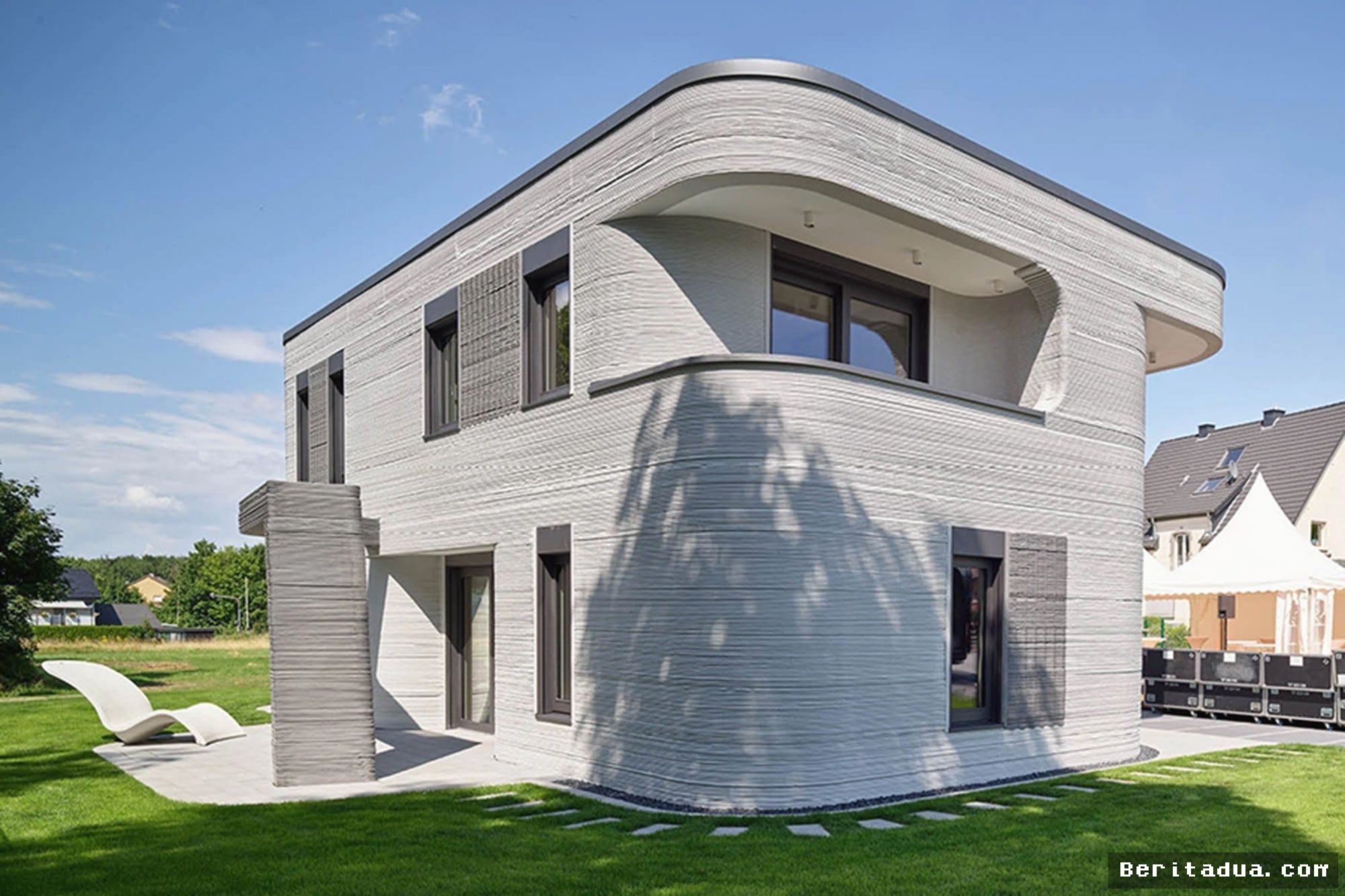 GLOBAL — Teknologi Cetak 3D Bangun Rumah Modern Hanya dalam 48 Jam