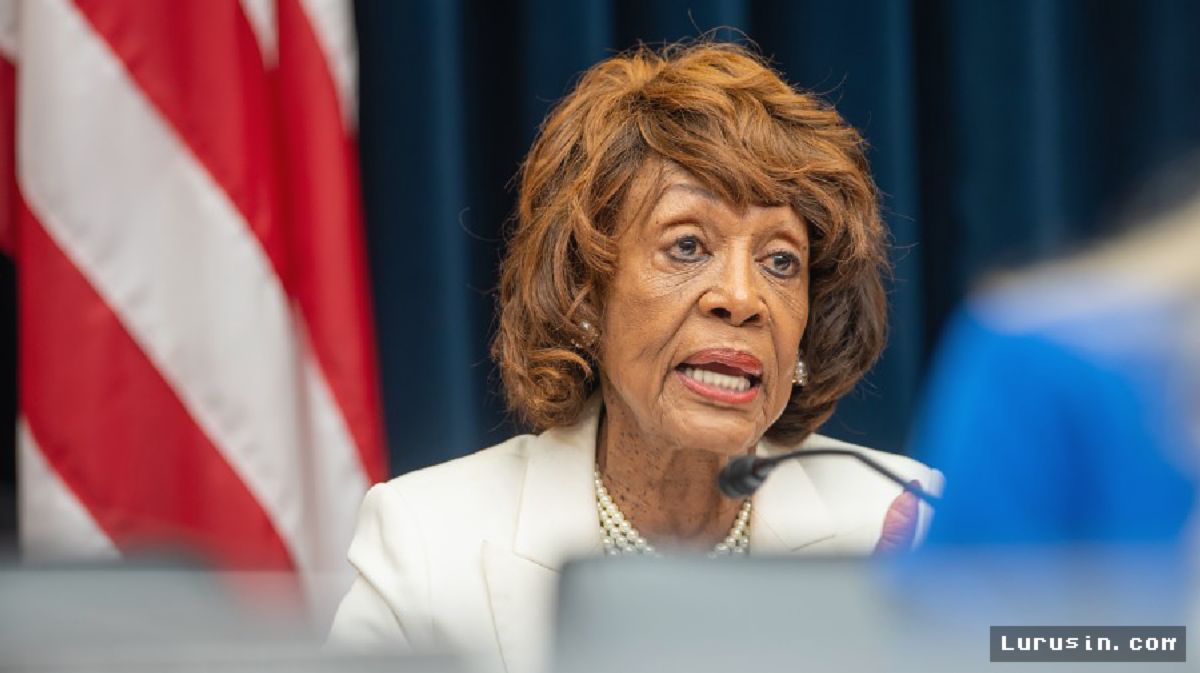 Washington — Maxine Waters Cecar Scott Bessent Soal Kebijakan Risiko AI