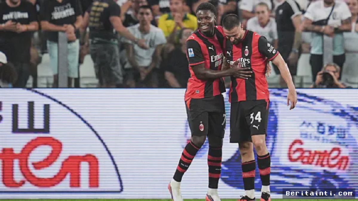 TURIN — Alphadjo Cisse Bawa AC Milan Tumbangkan Juventus di Serie A