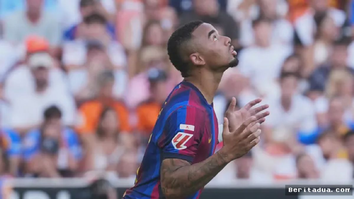 VALENCIA — Gabriel Jesus Tampil Impresif Saat Barcelona Tumbangkan Valencia