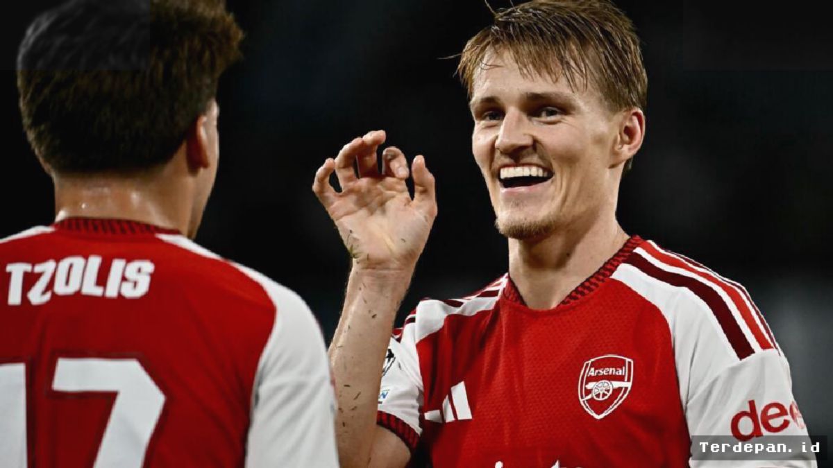 NAPOLI — Gol Martin Odegaard Bawa Arsenal Tundukkan Napoli di Liga Champions