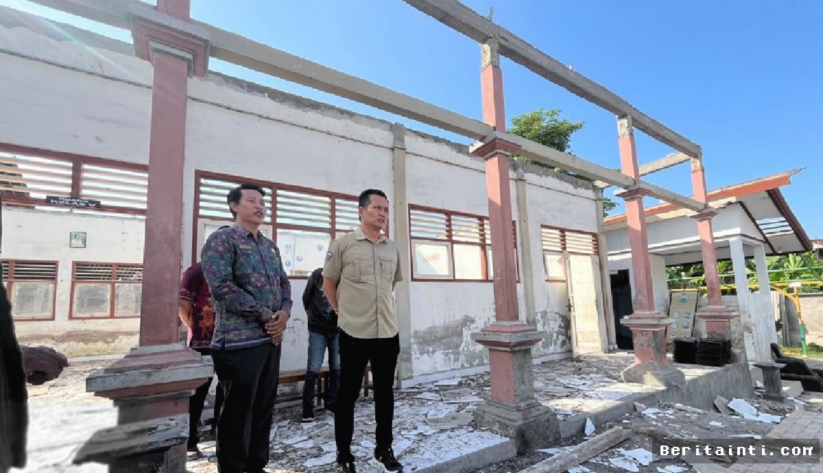 JEMBRANA — Bupati Kembang Minta Rehabilitasi 34 Sekolah Berkualitas Tinggi