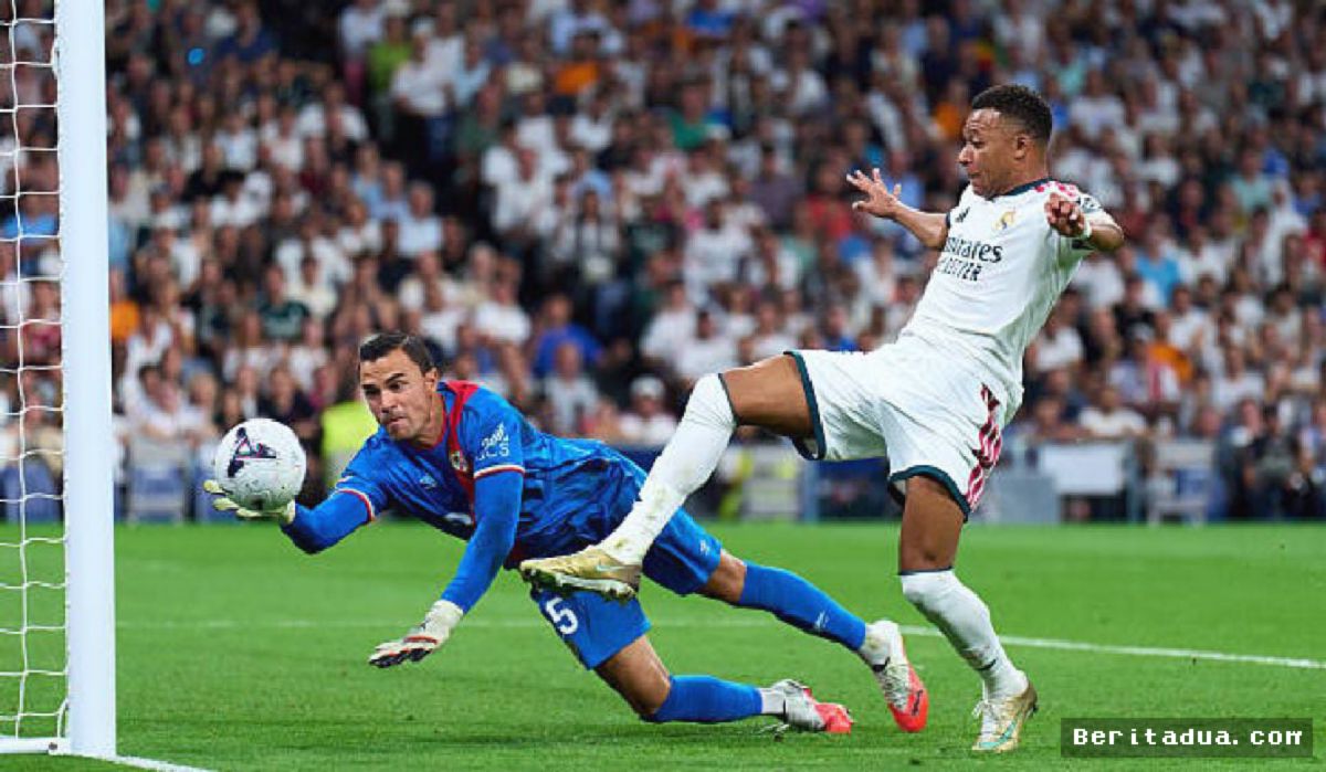 MADRID — Emil Audero Tepis Tujuh Tembakan Saat Debut Bersama Rayo Vallecano