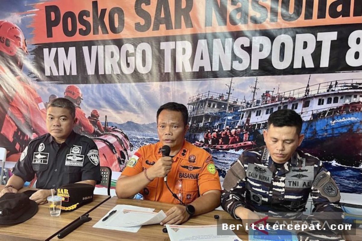 BANJARMASIN — Tim SAR Evakuasi 103 Penumpang Kapal Virgo Transport 8