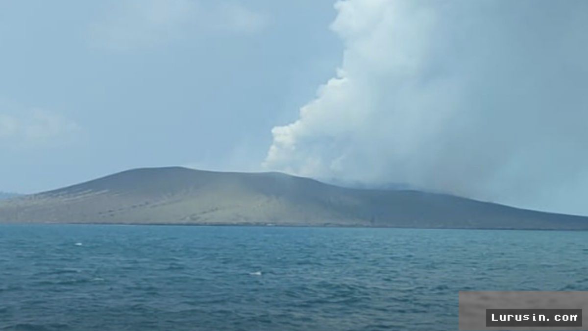 Anak Krakatau Kembali Erupsi Strombolian, Status Siaga Tetap Diberlakukan