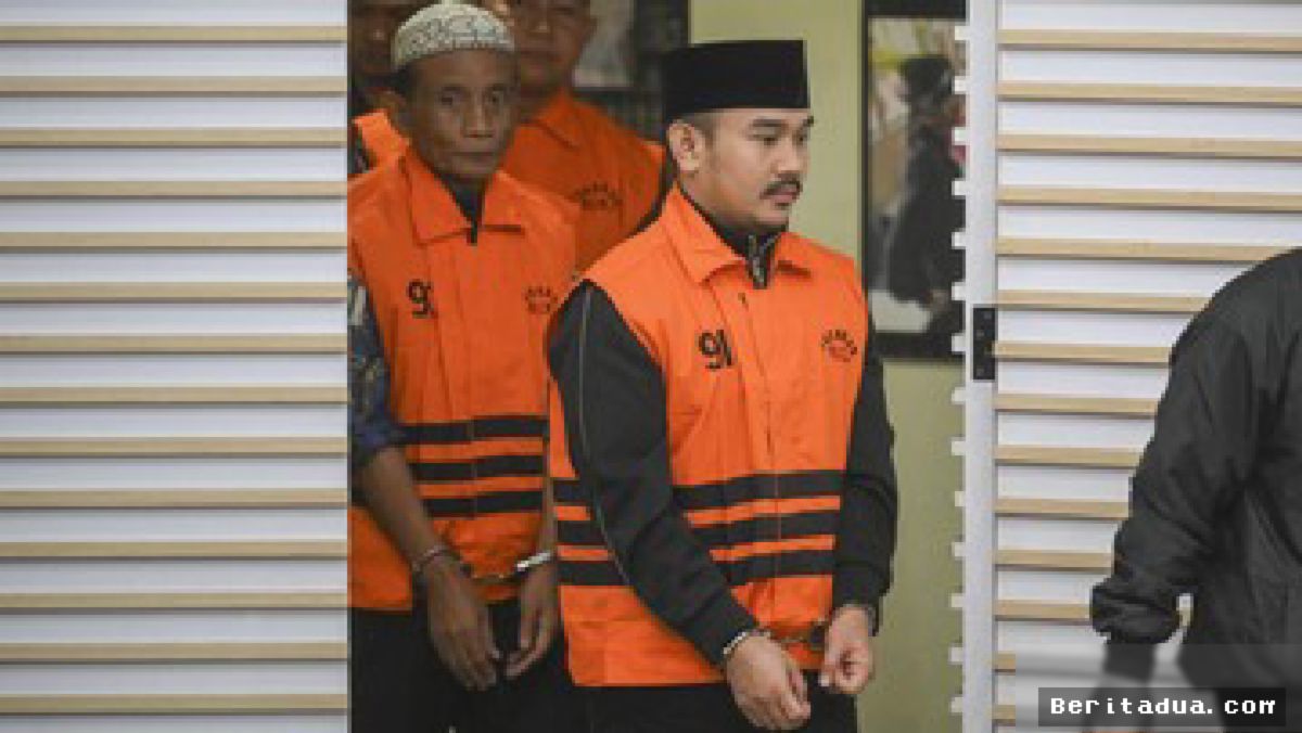 BANDUNG — Hakim Vonis Bupati Bekasi Nonaktif Ade Kuswara 6 Tahun Penjara