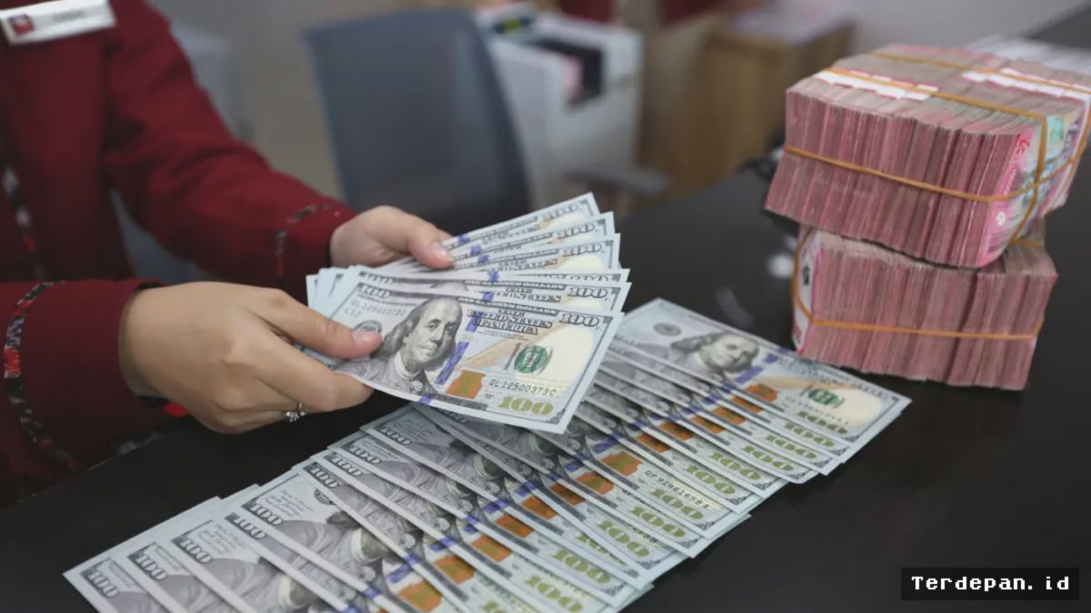 JAKARTA — Rupiah Berpotensi Melemah Tertekan The Fed dan Utang Luar Negeri