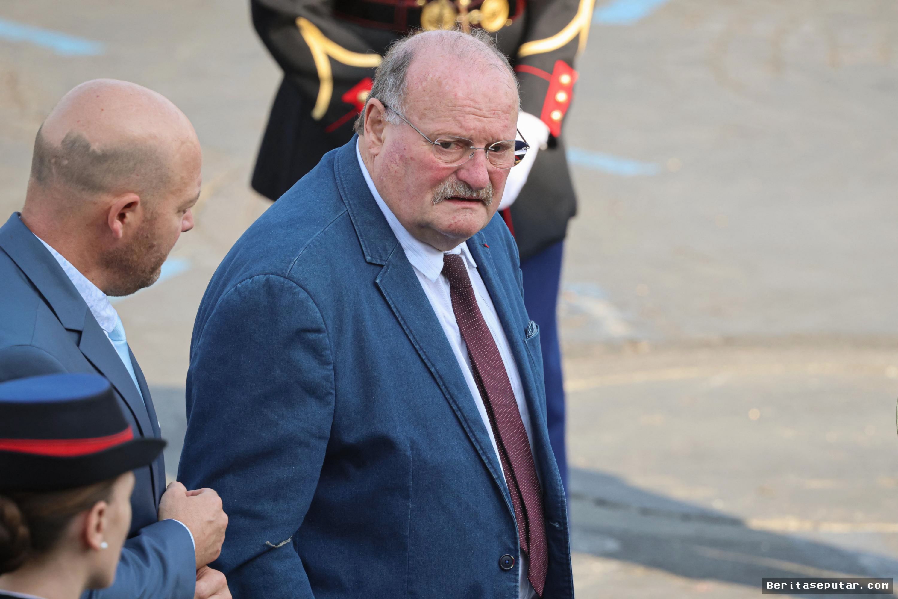 Prancis — Menteri Pedesaan Michel Fournier Resmi Mundur dari Kabinet