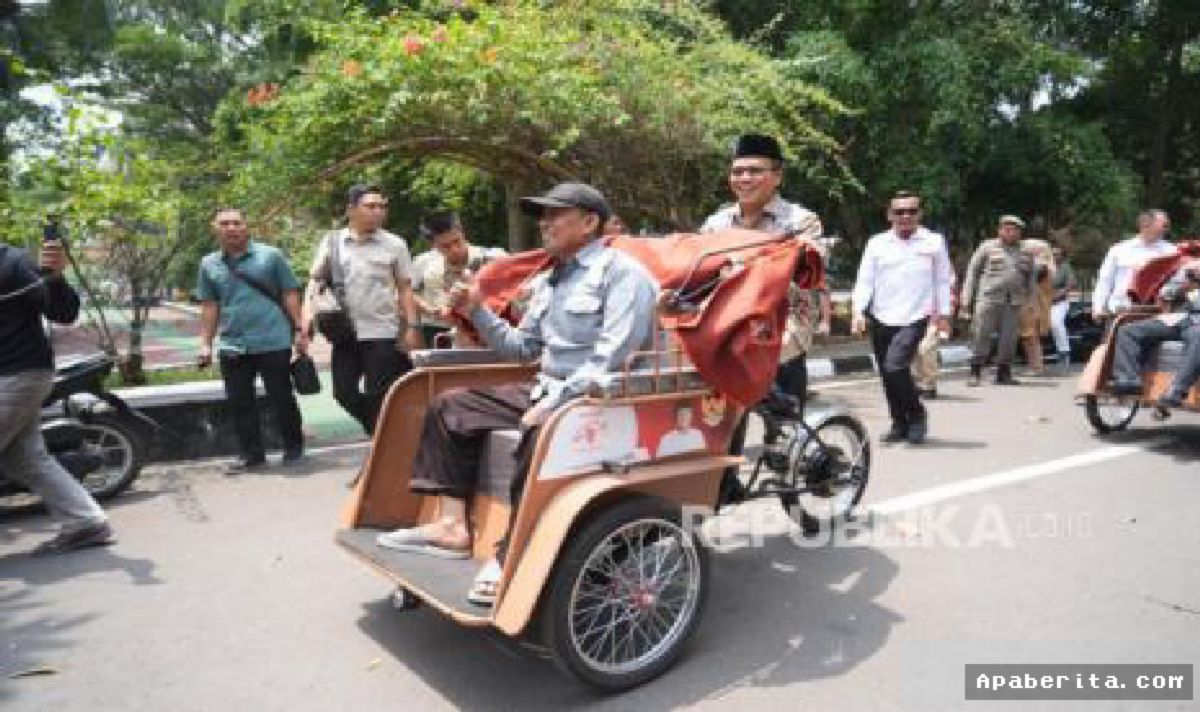 KABUPATEN BANDUNG — Presiden Prabowo Bagikan 260 Becak Listrik untuk Warga