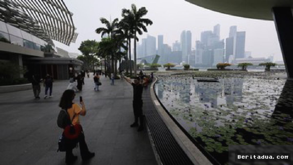 SINGAPURA — Kabut Asap Karhutla Perburuk Kualitas Udara Singapura