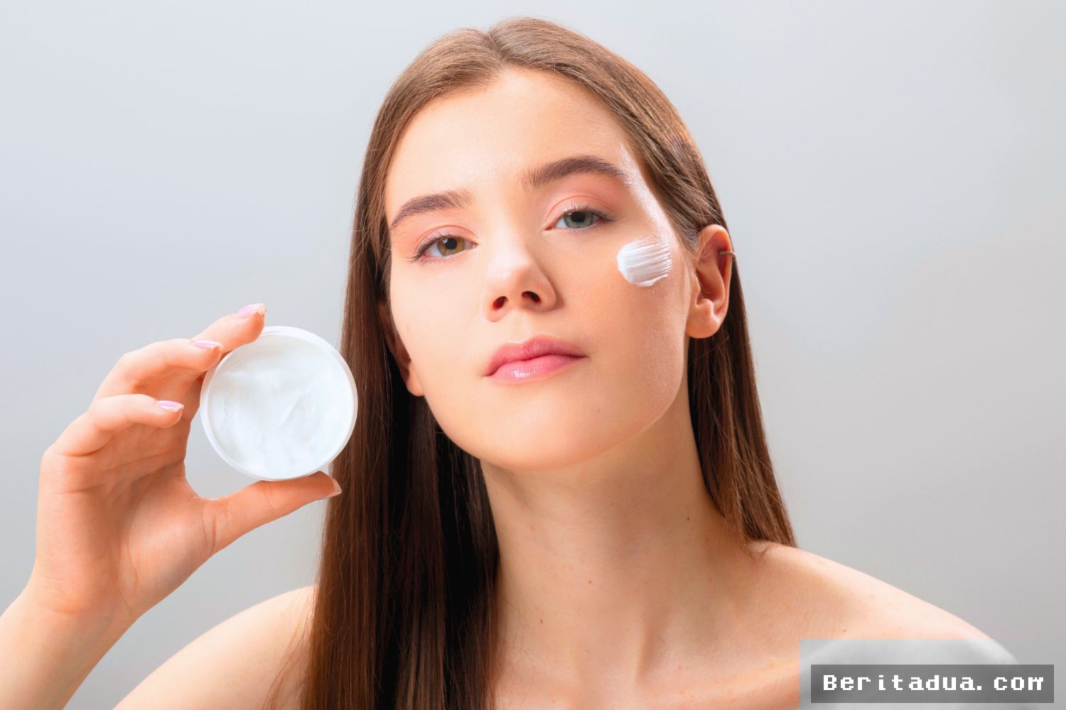 JAKARTA — Pakar Dermatologi Ungkap Lima Langkah Utama Menjaga Kelembapan Kulit