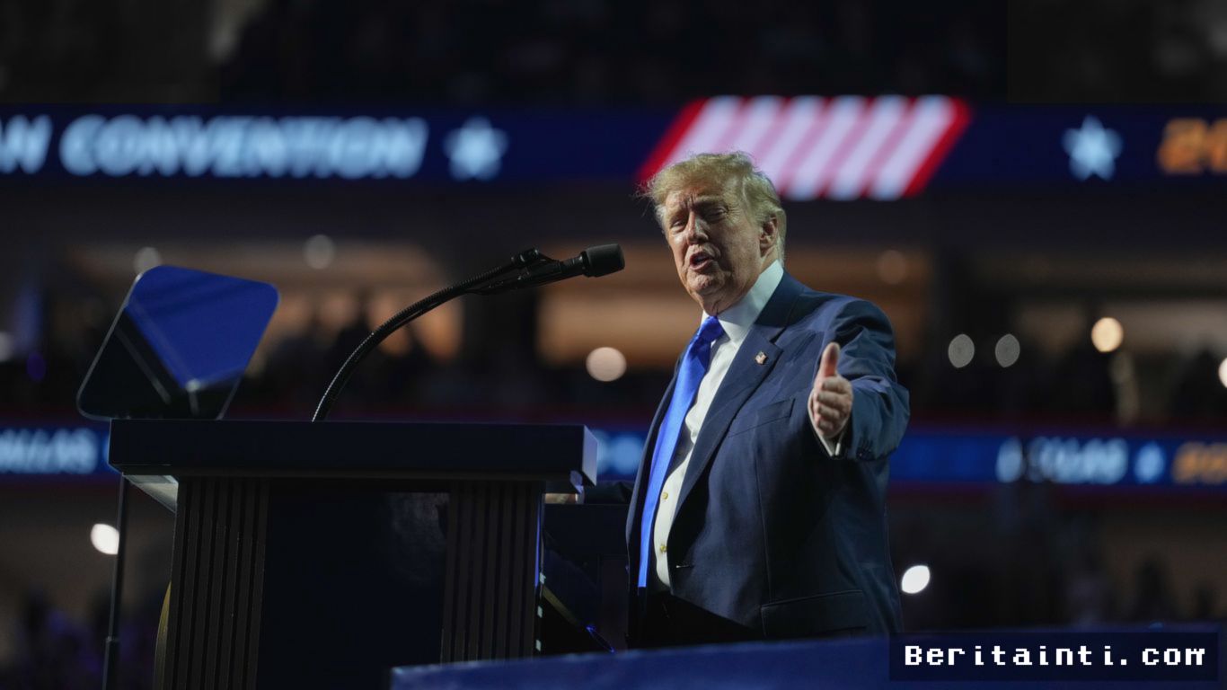 Trump Janjikan Cek Rp80 Juta bagi Warga AS Jelang Pemilu Sela