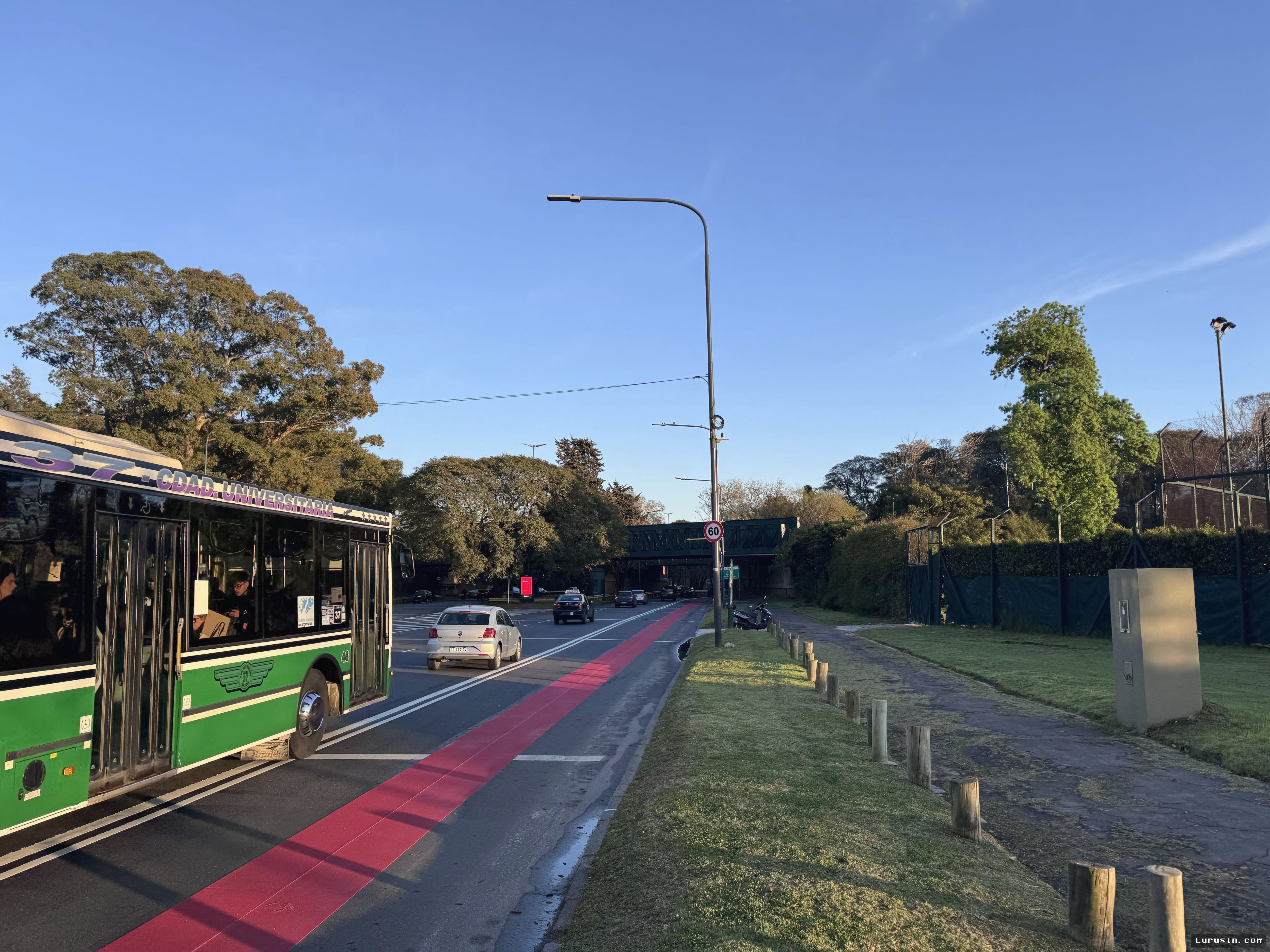 Buenos Aires Cat Jalur Merah Khusus Sambut Operasional TramBus Listrik